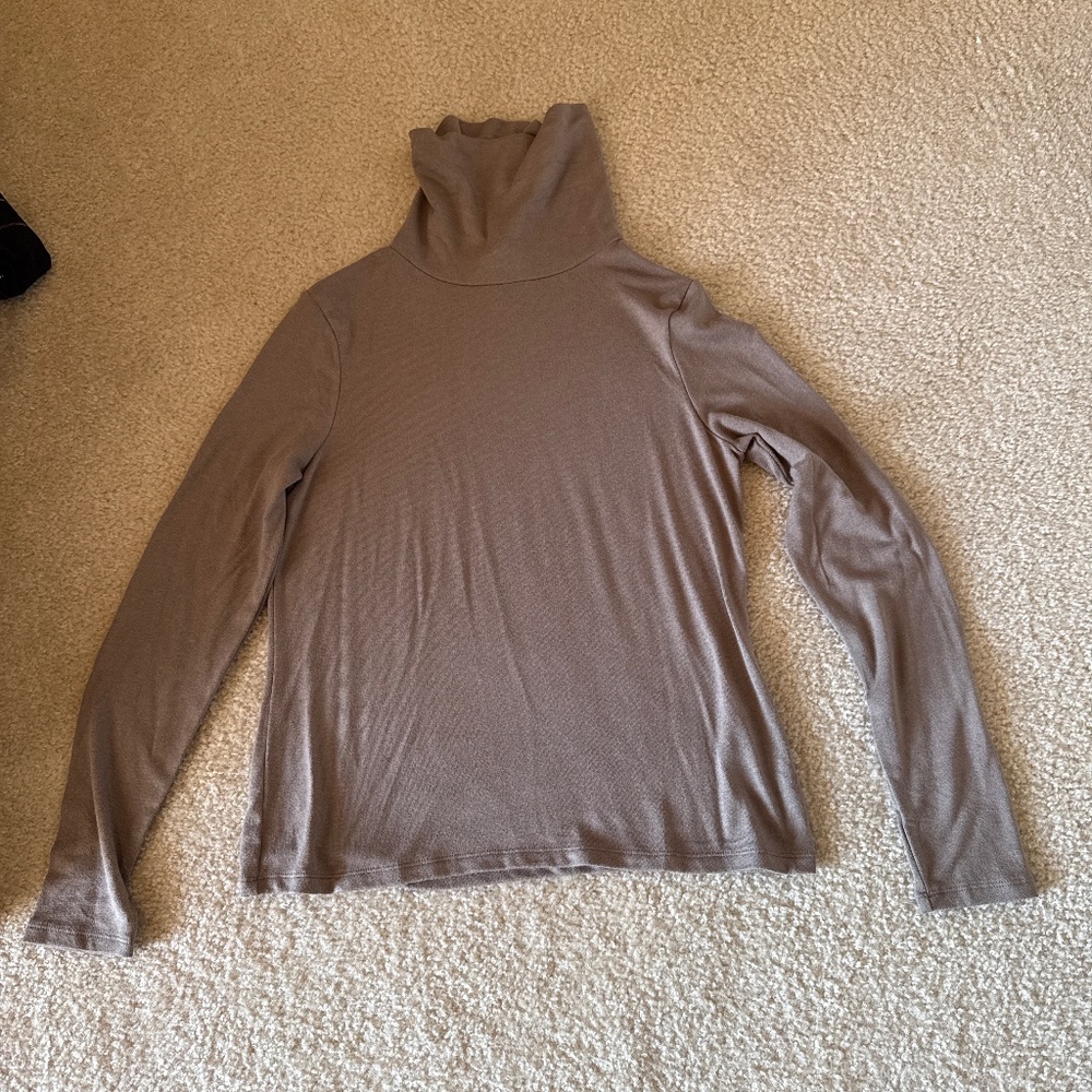 Turtle neck light beige Banana Republic soft luxe